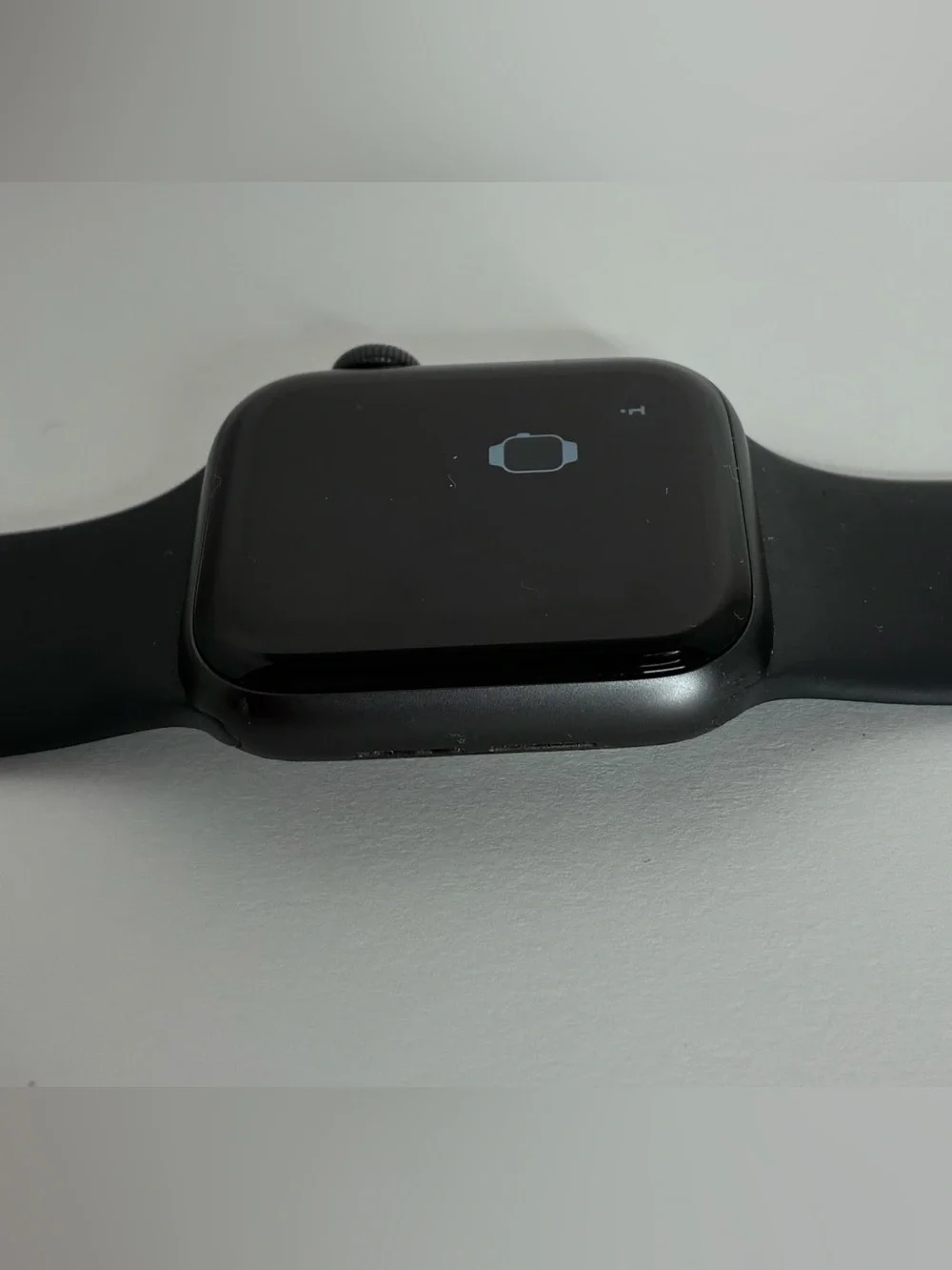 Apple Watch 5 — 40mm Black Aluminum GPS/cellular